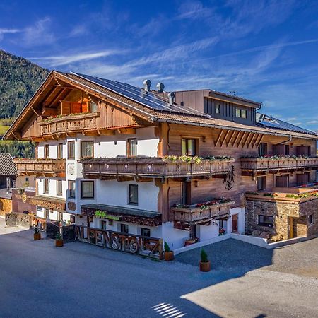 Hotel Alpenstolz 미에더스 외부 사진