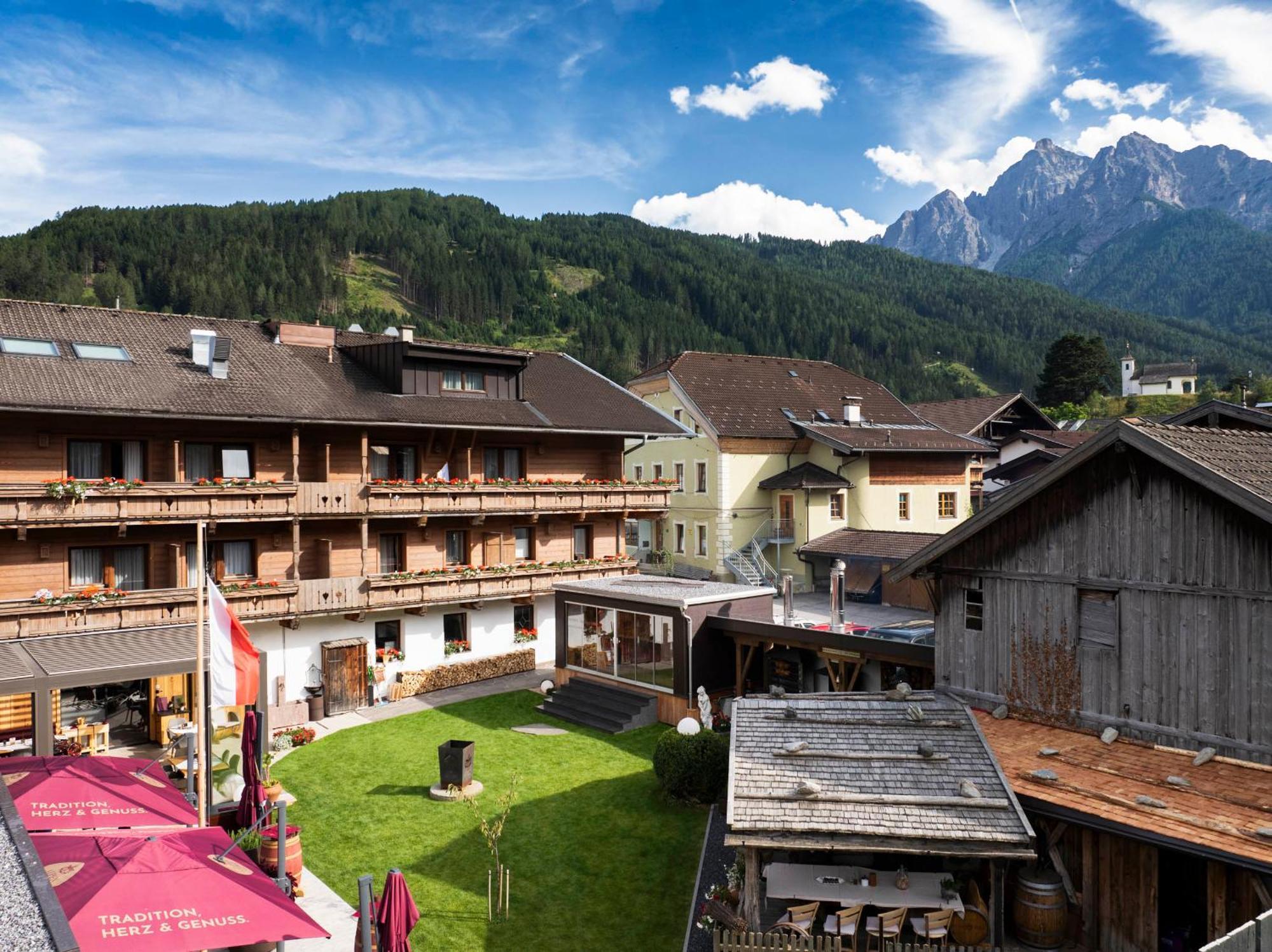 Hotel Alpenstolz 미에더스 외부 사진