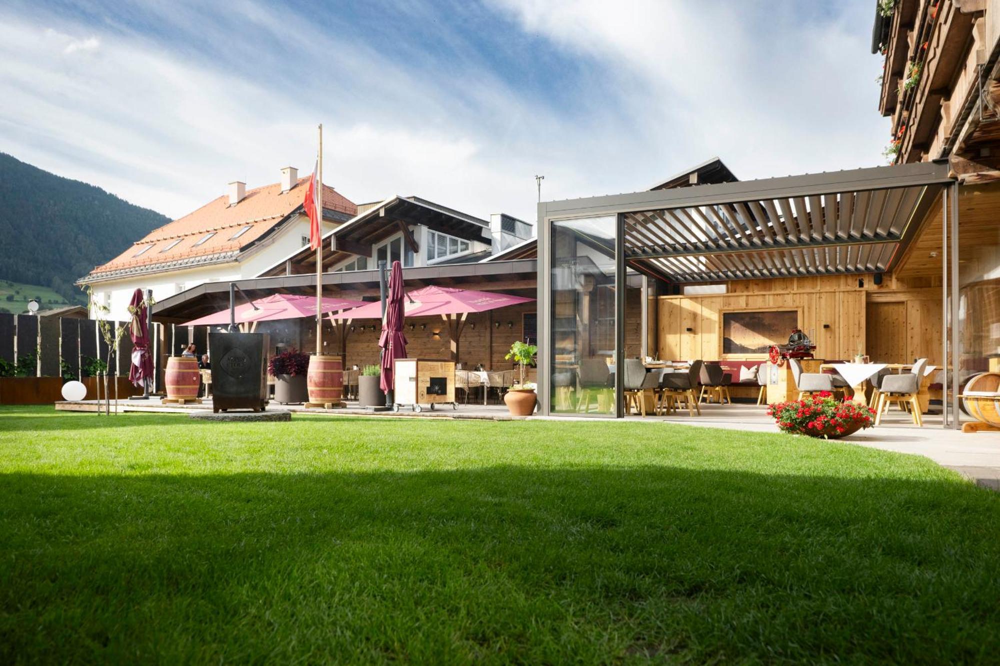 Hotel Alpenstolz 미에더스 외부 사진