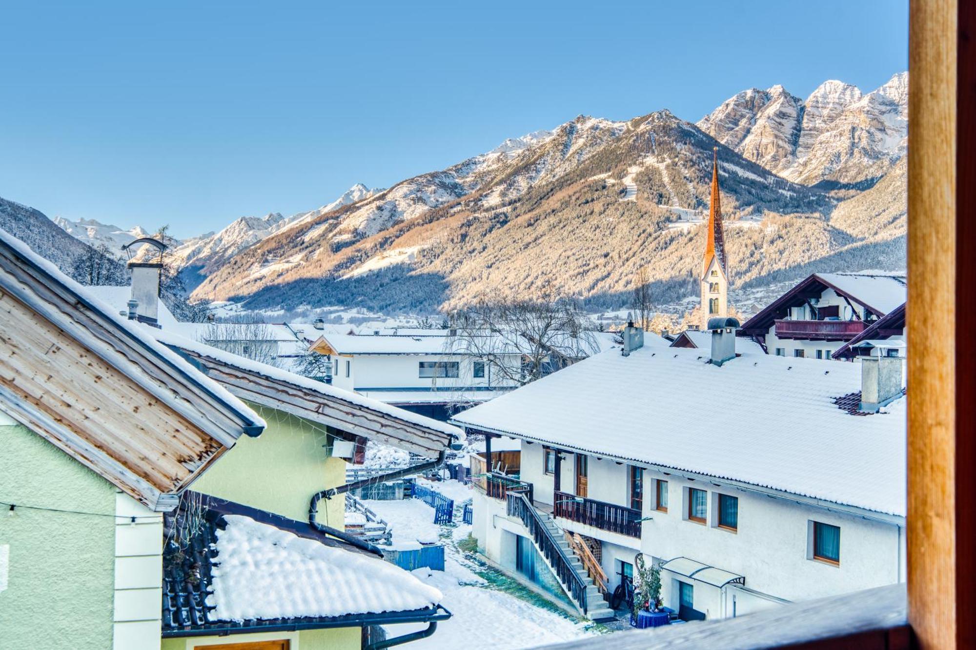 Hotel Alpenstolz 미에더스 외부 사진