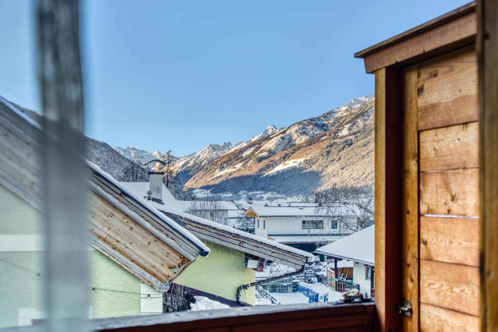 Hotel Alpenstolz 미에더스 외부 사진