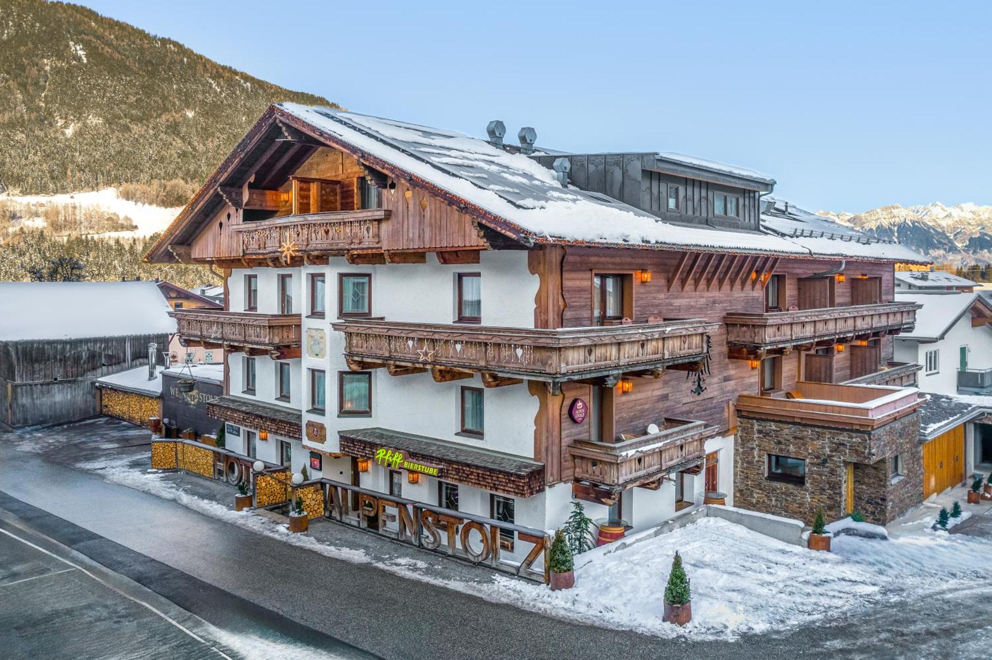 Hotel Alpenstolz 미에더스 외부 사진