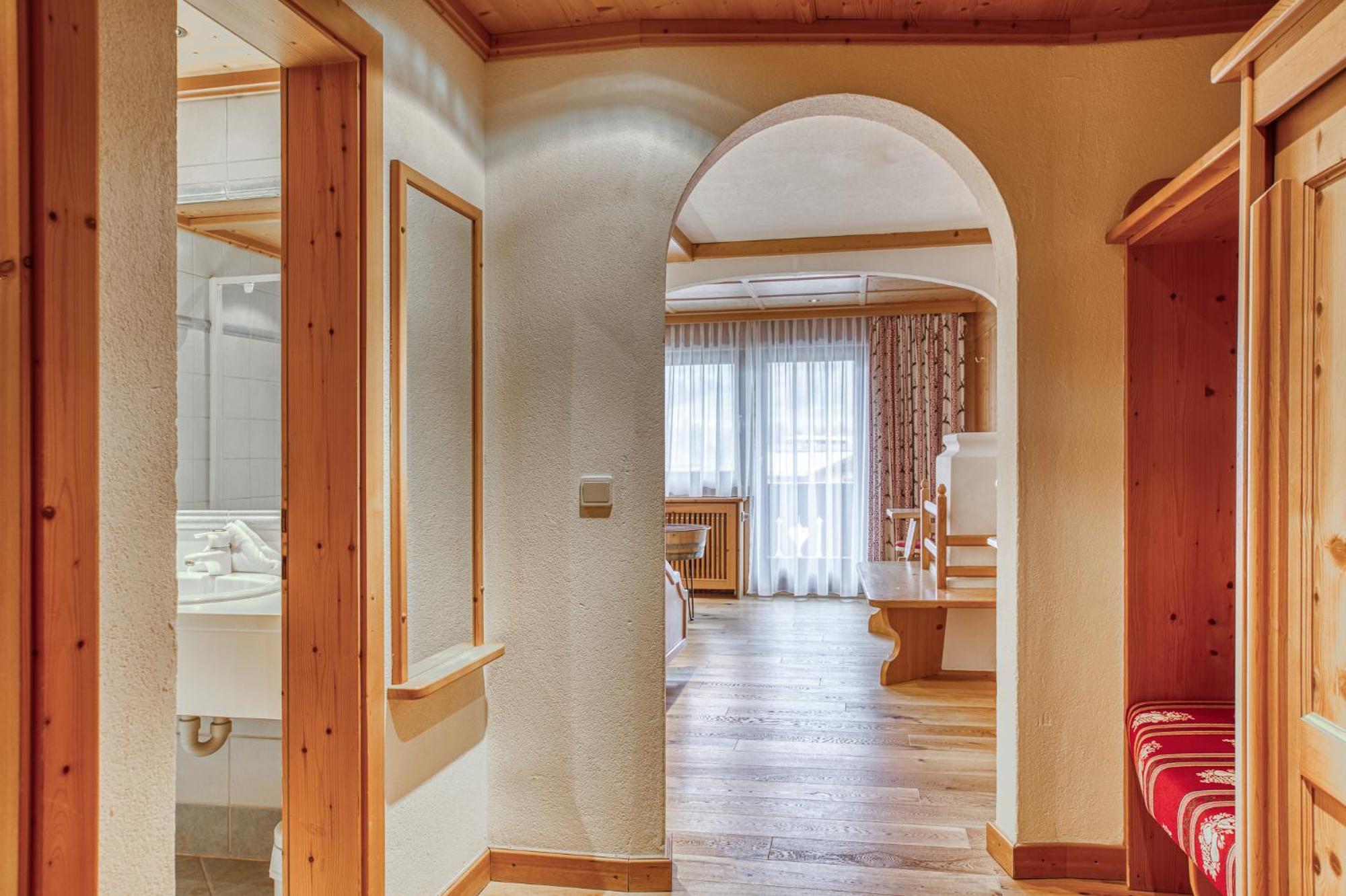 Hotel Alpenstolz 미에더스 외부 사진