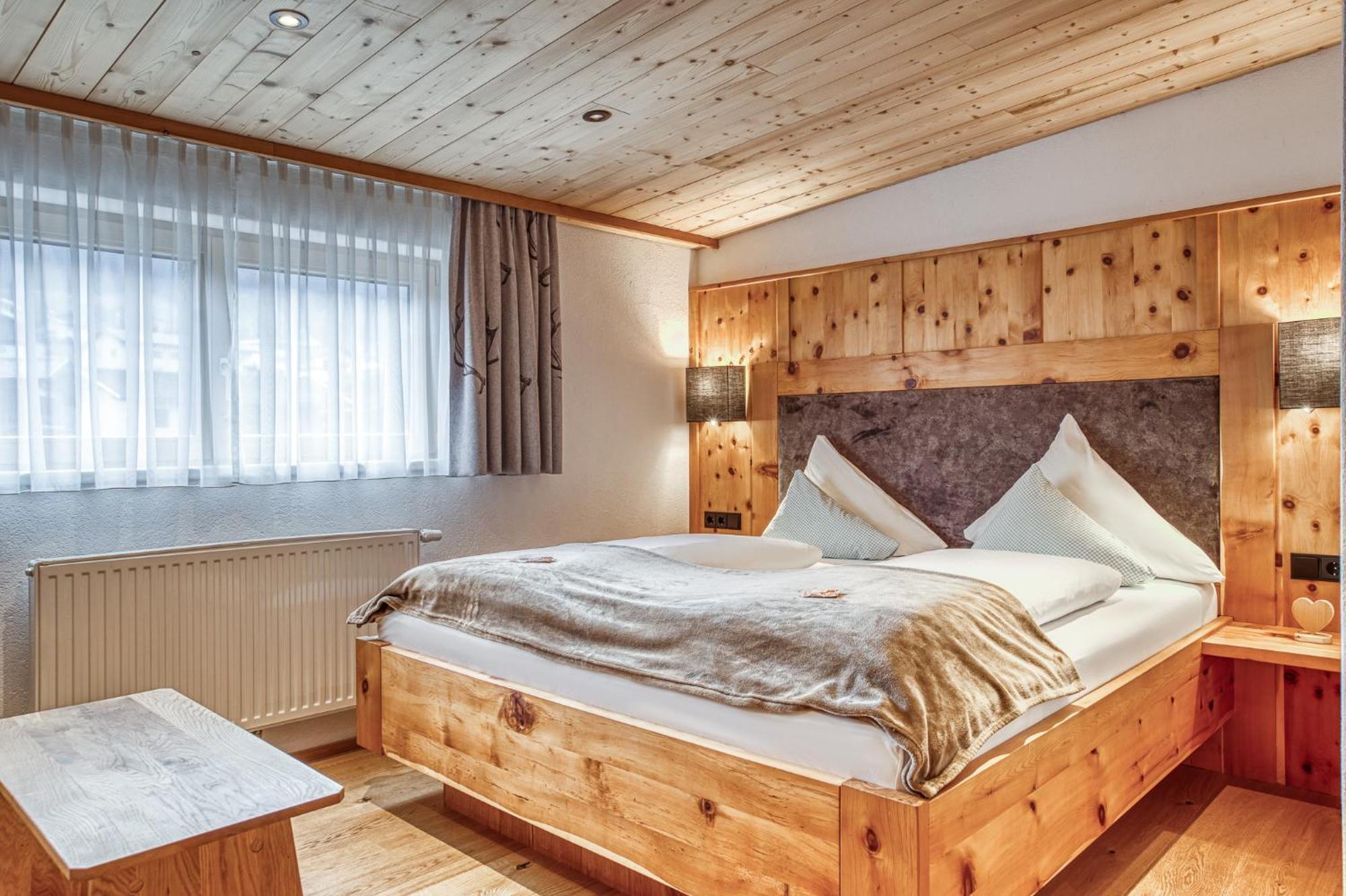 Hotel Alpenstolz 미에더스 객실 사진