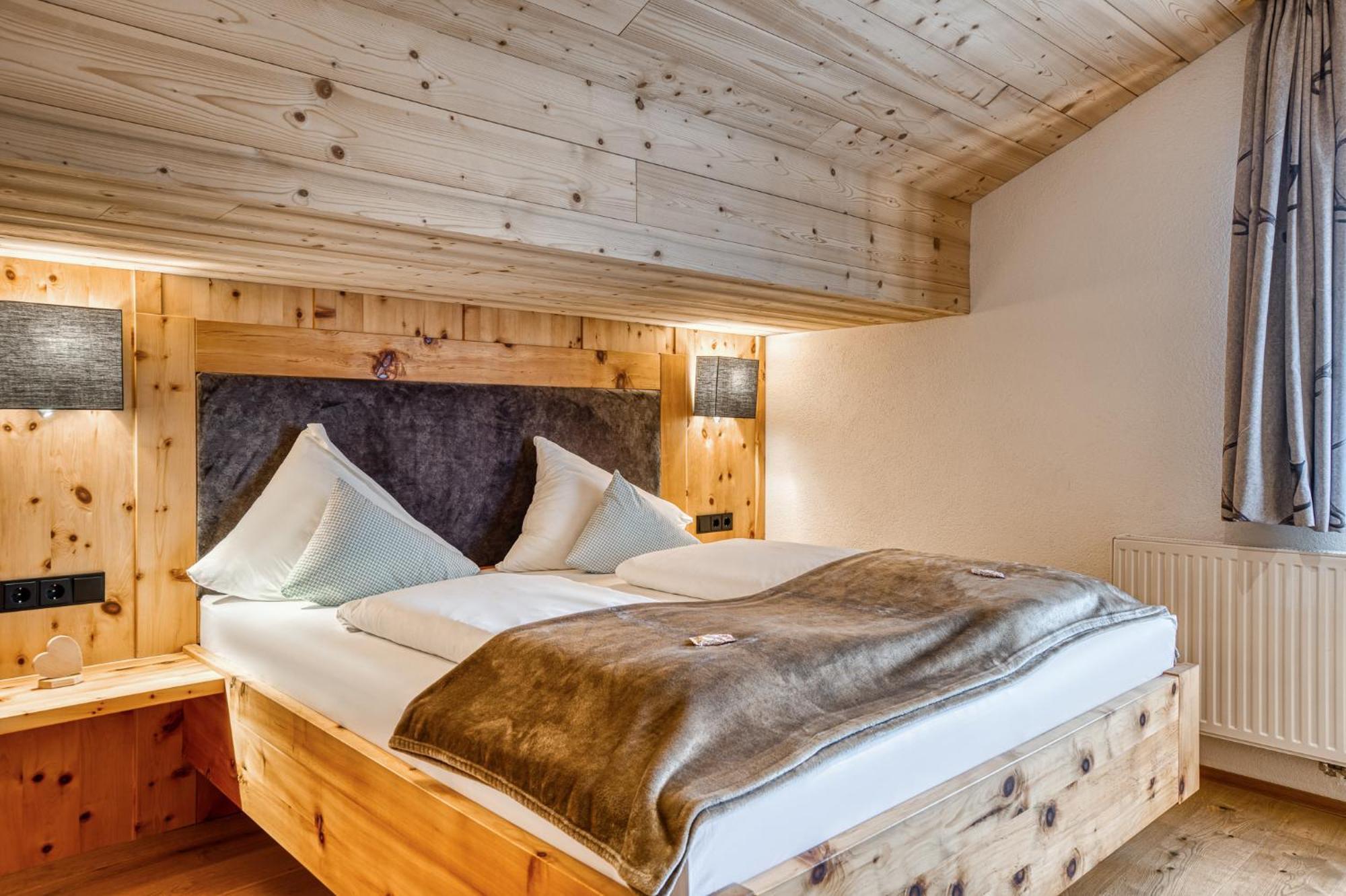 Hotel Alpenstolz 미에더스 객실 사진