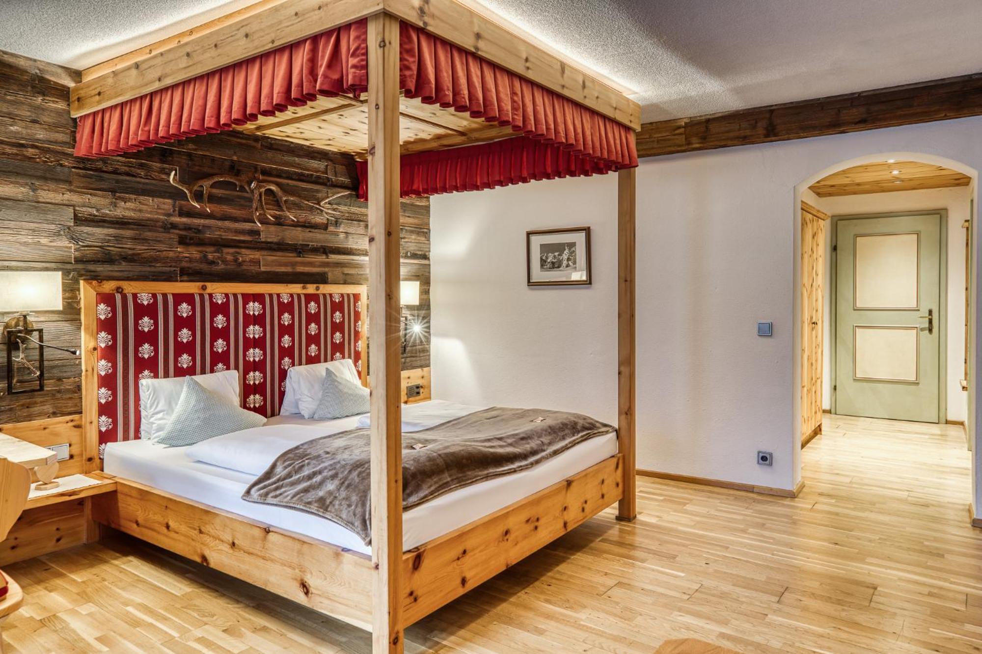 Hotel Alpenstolz 미에더스 객실 사진
