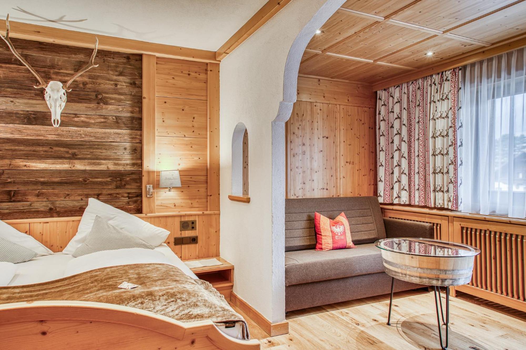 Hotel Alpenstolz 미에더스 외부 사진